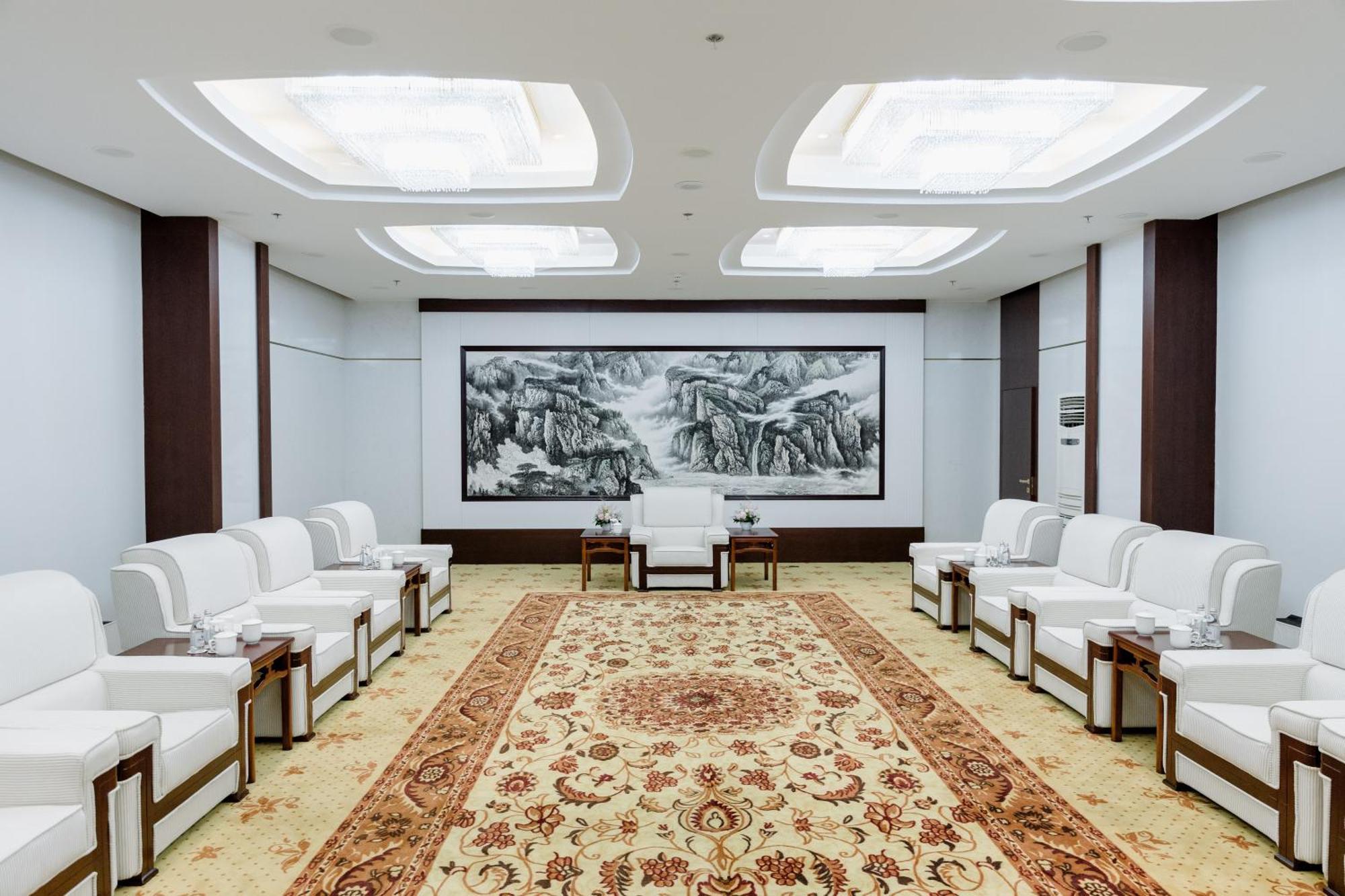 Beijing Palace Soluxe Hotel Astana Exteriör bild The waiting room of the airport